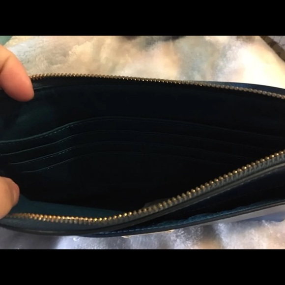 blue coach wristlet - Picture 2 of 4